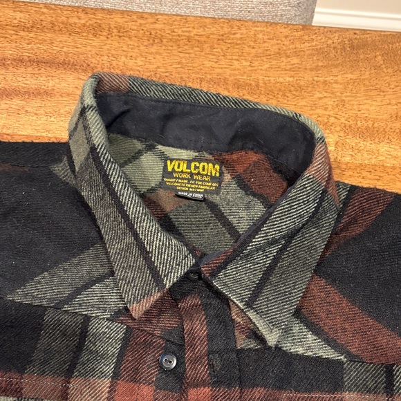 Volcom Multi-Color Plaid Button-Up Shirt Size L - Picture 3 of 9